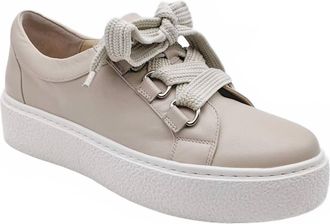 Vaneli Womens Yevka Sneaker In Soft Beige Nappa