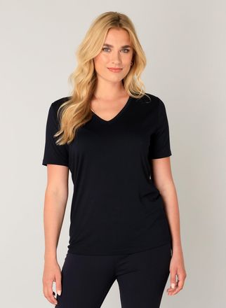 Base Level T-Shirt BASE LEVEL Yanic, Damen, Gr. 36, blau (dunkelblau), Single Jersey, Obermaterial: 96% Viskose, 4% Elasthan, unifarben, regular fit h&uuml;ftbedecken