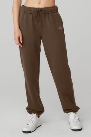 Alo Yoga Accolade Sweatpant in Espresso Brown, Size: 2XL | Alo YogaÆ