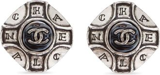 Chanel 1999 CC engraved clip-on earrings - women - Silver Plated - One Size
