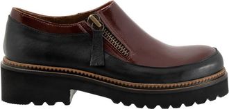 Bueno Womens Amelia Zip-Up Loafer In Bordeaux