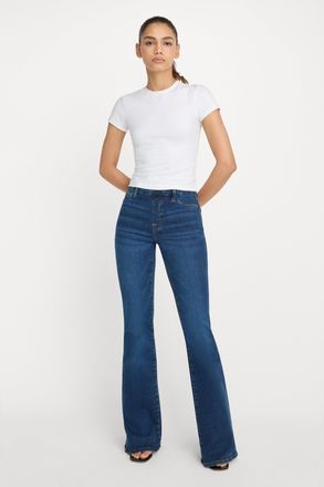 Good American Womens Power Stretch Pull-On Flare Jeans | Indigo, Size Medium | Good American by Khlo&Egrave; Kardashian