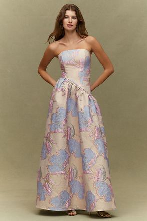 elliatt selene strapless 3d floral lace tiered maxi dress Selene Maxi Tiered 3D Dress In Black – Elliatt main image 1