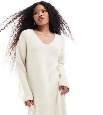 4th + Reckless Petite Vestito maglia lungo color crema in misto lana soffice con scollo a V-Bianco