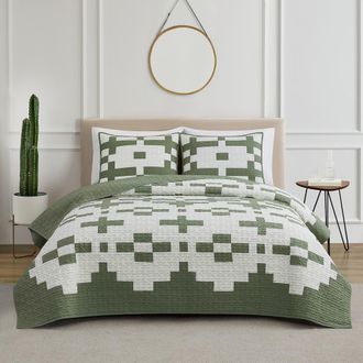 Pendleton Painted Cove Reversible Quilt & Sham Set in Sage at Nordstrom Rack, Size Full/queen