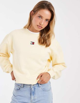 Tommy Jeans Felpa girocollo giallo chiaro con stemma del logo