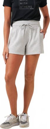 Travis Mathew Skyloft Soft Tie Short In Heather Light Grey