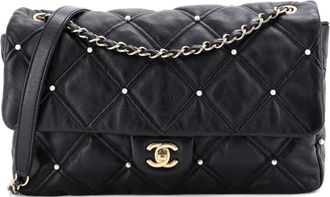 Chanel Borsa a spalla media con borchie media in pelle di agnello trapuntata - Nero
