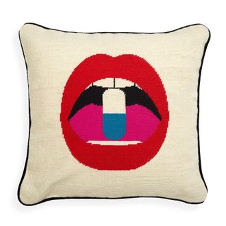 Jonathan Adler Coj&iacute;n de punto de aguja con dise&ntilde;o completo de labios uk