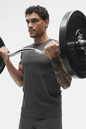 Alo | Conquer Reform Crewneck Short Sleeve Top in Anthracite, Size: Medium