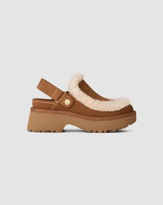 UGG Womens Esmee Clog In Chestnut