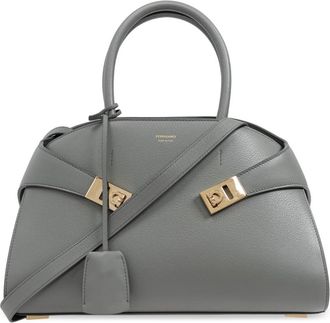 Ferragamo Hug Schoudertas - Dames - Handtassen - Grijs - ONE Size - Leer - Tassen