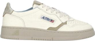 Autry Ivory Medalist Low Leather Sneakers