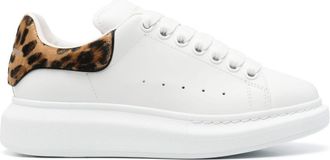 Alexander McQueen Oversized leather sneakers - women - Leather - 40 - White