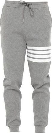 Thom Browne PARTES DE ABAJO - Pantalones en YOOX.COM