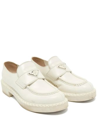 Prada leather plaque loafers - Neutrals