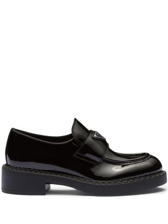 Prada Loafers met schakelketting - Zwart