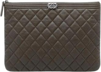 Chanel Pre-owned Clutches, female, Brown, Size: ONE SIZE Pre-owned Quilted Caviar Leather Clutch