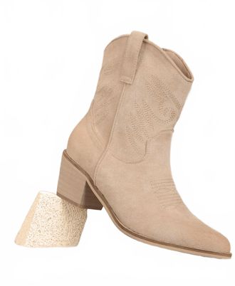 Mi.iM Womens Casey Boot In Beige