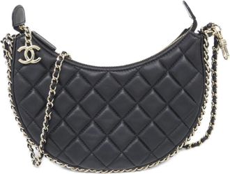 Chanel Leather Shoulder Bag (Pre-Owned)