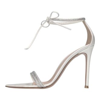 Gianvito Rossi Sandalias de Sat&eacute;n y Pedrer&iacute;a - Shoes - Mujer - Blanco - 39 EU