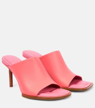 Jacquemus Les Mules Rond Carr&eacute; leather pumps