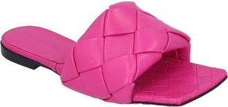 Bottega Veneta Womens Lambskin Leather Lido Flat Sandal, Never Worn (Authentic Pre-Loved)