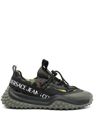 スニーカー VERSACE JEANS COUTURE Men Sneakers Black 78YA3SJ1ZPB15 899 28599437_57883663_600.jpg