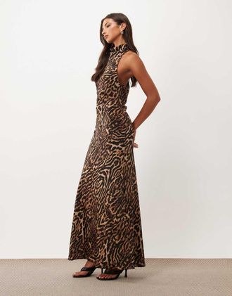 Asos vestito lungo in raso allacciato al collo con stampa animalier-Multicolore