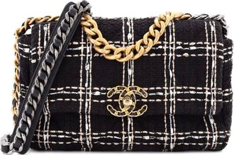 Chanel 19 Flap Bag Quilted Tweed Medium crossbody bag - Zwart