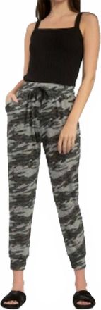 Elan Camo Jogger In Olive