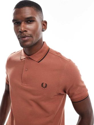 Fred Perry Polo color ruggine con doppia riga a contrasto su maniche e colletto-Arancione