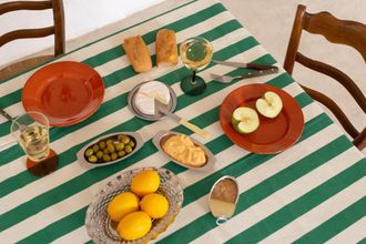 Really Nice Things Mantel verde y blanco a rayas 250x140