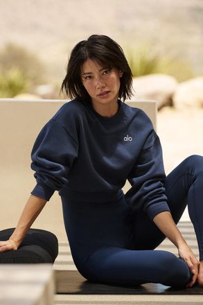 Alo | Cropped Accolade Crewneck Top in Navy Blue, Size: Medium