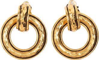 Chanel Tweedekans Vergulde Dangle Hoep Oorbellen met Clip