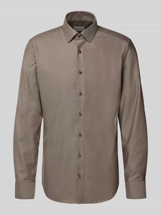 Eterna Slim Fit Business-Hemd mit Kentkragen in Sand, Gr&ouml;&szlig;e 43