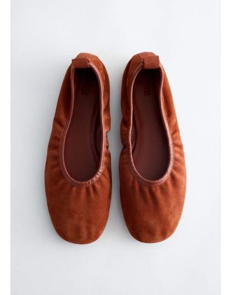 & Other Stories ballerine in camoscio arricciate color arancione bruciato-Rame