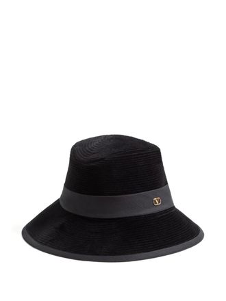Valentino Garavani VLogo Signature velvet hat - women - Brass/Fabric - 56 - Black