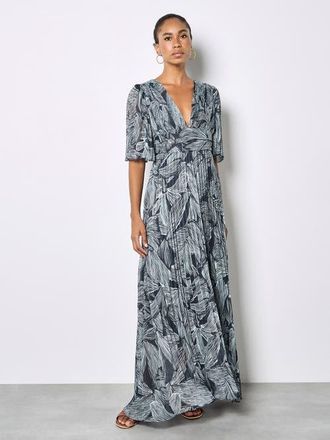 Apricot Floral Chiffon Pleat Maxi Dress in Navy at Nordstrom, Size Xx-Large