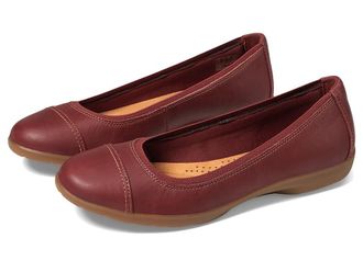Clarks Meadow Opal Womens Flat Shoes Chestnut Leather : 6.5 B - Medium