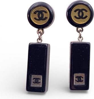 Chanel plastic oorbellen
