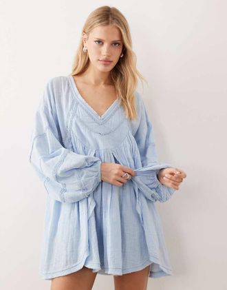 Asos Vestito grembiule corto con scollo a V blu slavato-Nessun colore