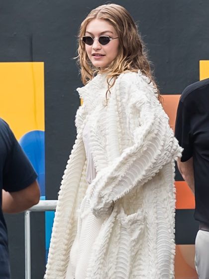 Se Gigi Hadid continua a indossare questi stivali, possiamo farlo anche noi