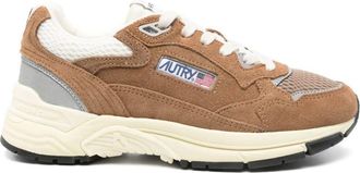 Autry Hyperway Low Wom Suede/Mesh