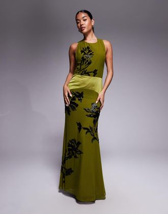 Asos Vestito lungo in raso verde sfumato a pannelli con decorazioni floreali