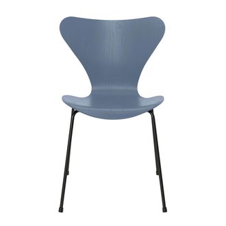 Fritz Hansen Serie 7 Stuhl, schwarz / Esche dusk blue gef&auml;rbt