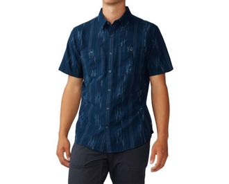 Mountain Hardwear Grove Hide Out Short Sleeve Shirt In Hardwear Navy Ikat