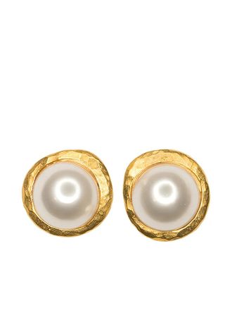 Kenneth Jay Lane pearl-detailing earrings - women - Gold Plated/Faux Pearl - One Size