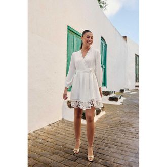 La petite &eacute;toile Korte wikkeljurk, kanten details, RIVER