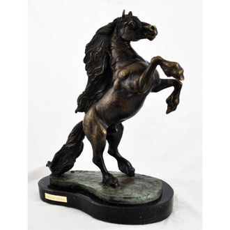 OEM Caballo Fris&oacute;n: Estatuilla De Caballo Exclusiva, Dise&ntilde;o Interior De Lujo, Edici&oacute;n &Uacute;nica De Figuras Art-dog
